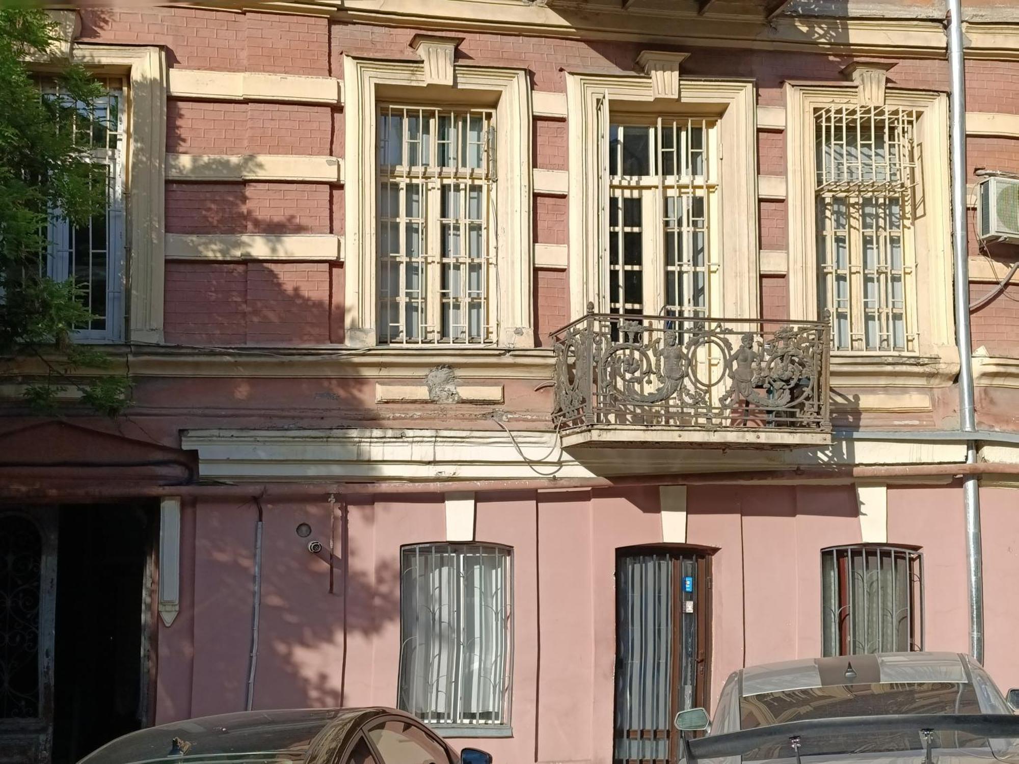J Square Hostel Тбилиси Екстериор снимка