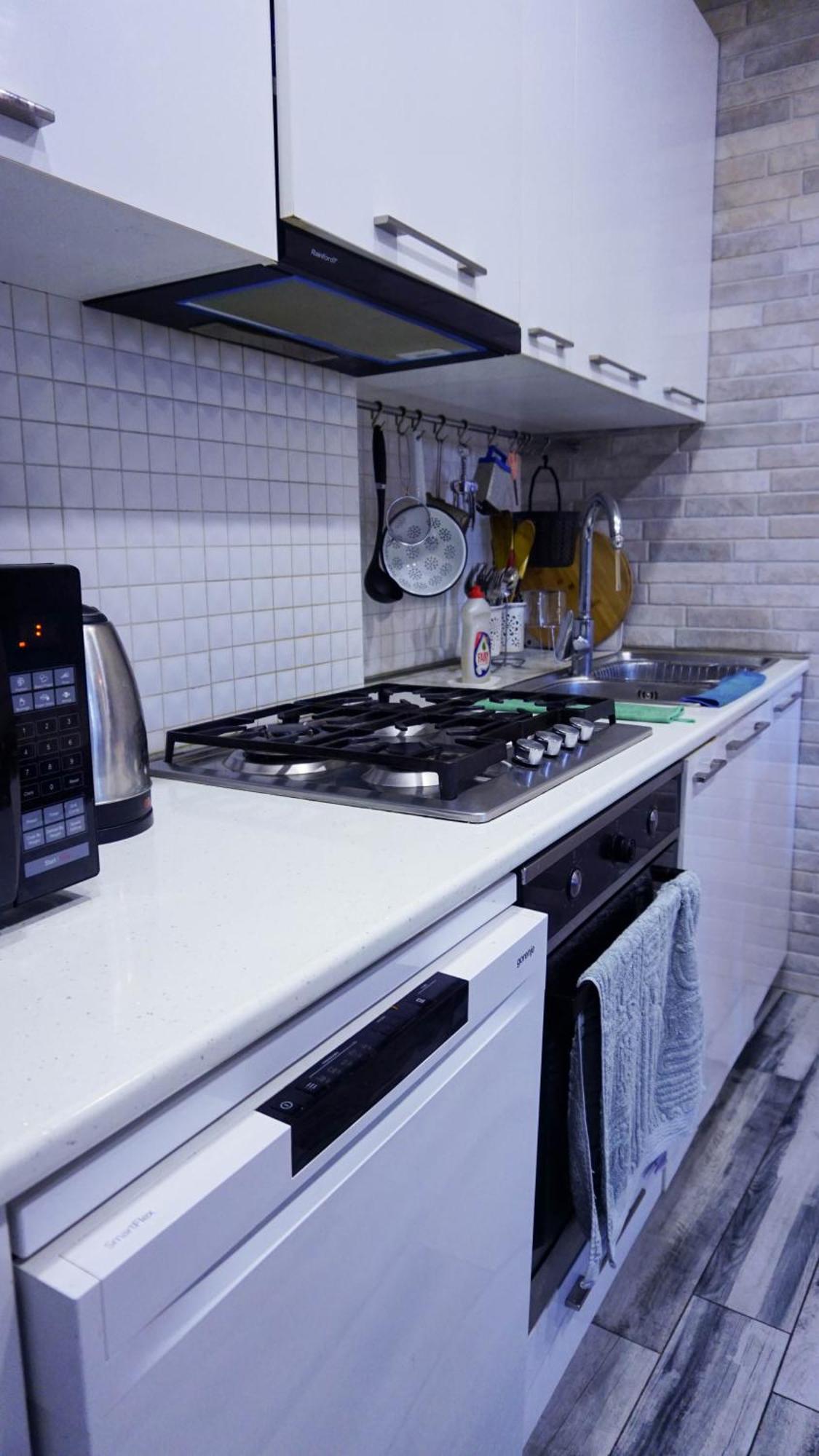 J Square Hostel Тбилиси Екстериор снимка