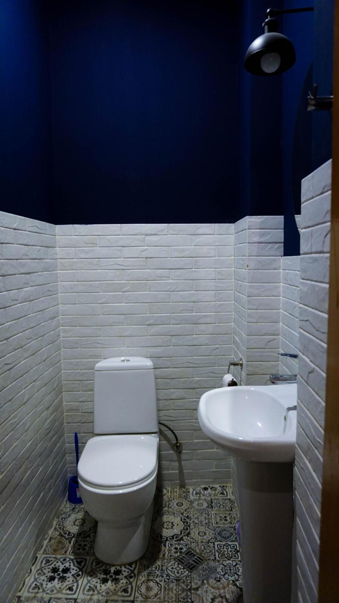 J Square Hostel Тбилиси Екстериор снимка